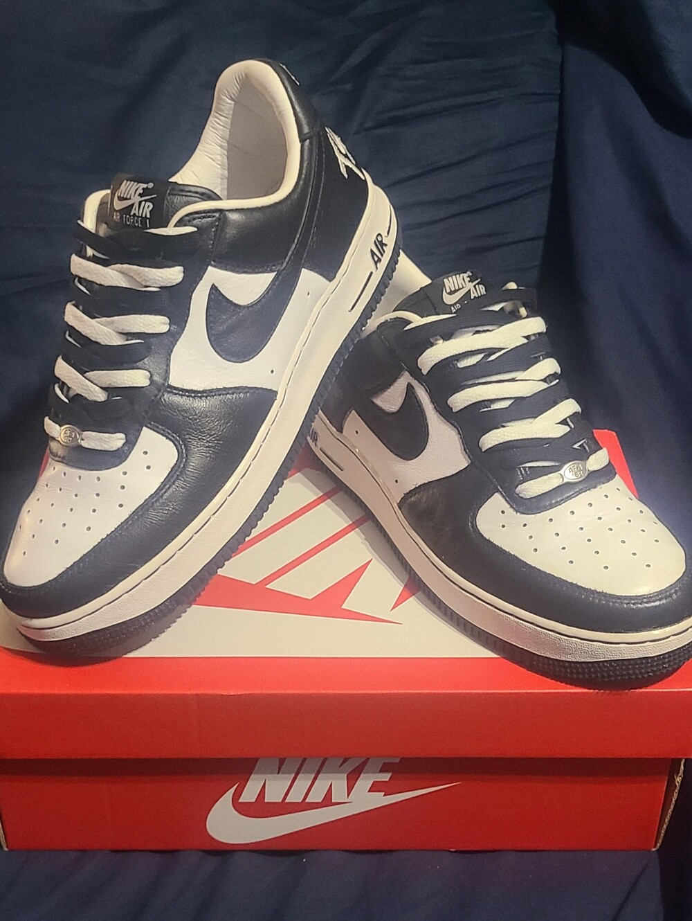 Nike Air Force 1 Low QS "Terror Squad Blackout" Like New! Men 10/Women 11.5